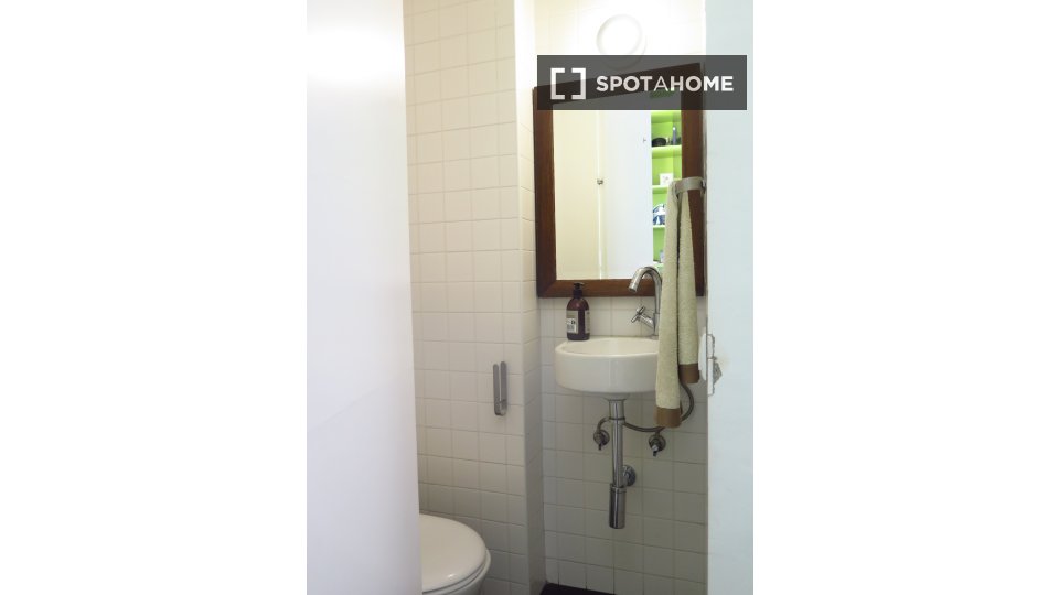 Apartment Lisbon, 2 beds, 80m² — photo 11