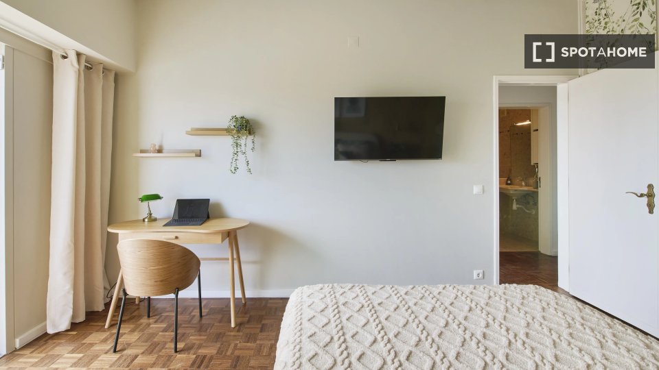 Double room Lisbon, 9 beds — photo 14