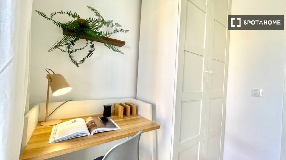 Double room Madrid, 18 beds — photo 23
