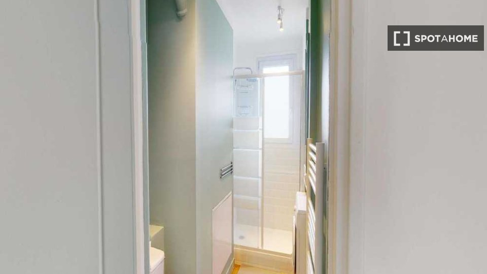 Double room Paris, 6 beds, 110m² — photo 4