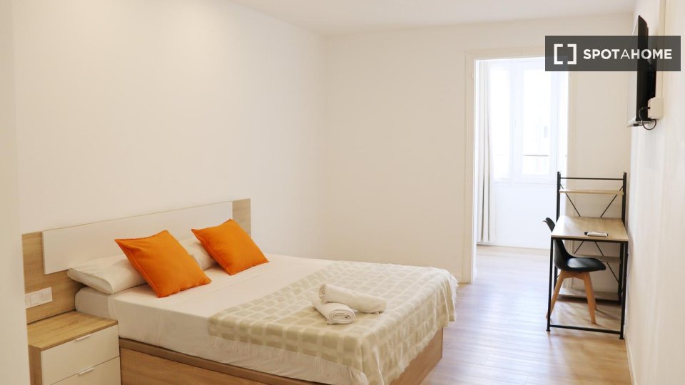 Double room Barcelona, 7 beds, 90m² — photo 5