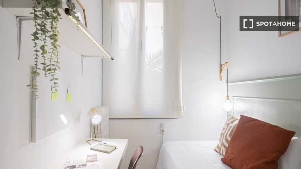 Double room Madrid, 67 beds — photo 6
