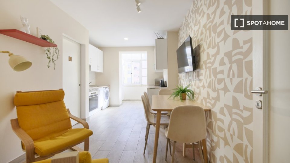 Double room Lisbon, 6 beds — photo 5