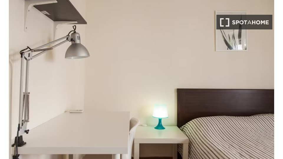 Double room Athens, 5 beds — photo 12