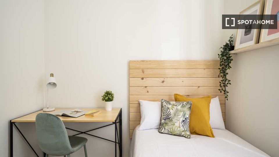 Double room Madrid, 17 beds — photo 68