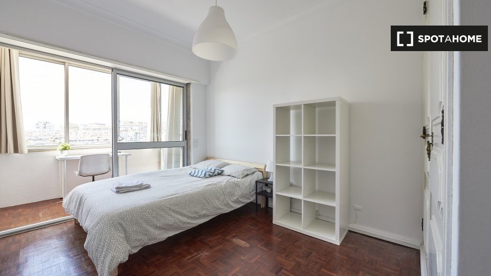 Double room Lisbon, 8 beds — photo 5