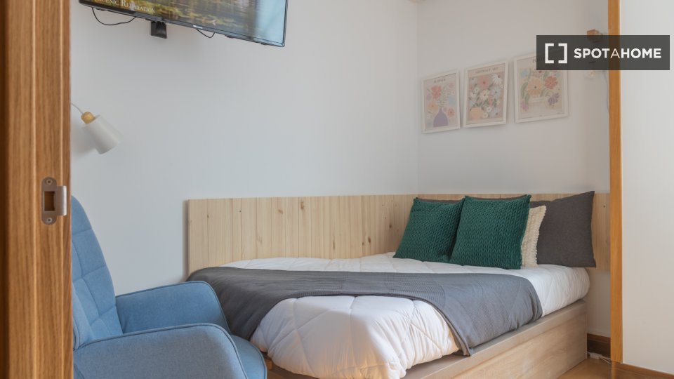 Double room Madrid, 5 beds — photo 7