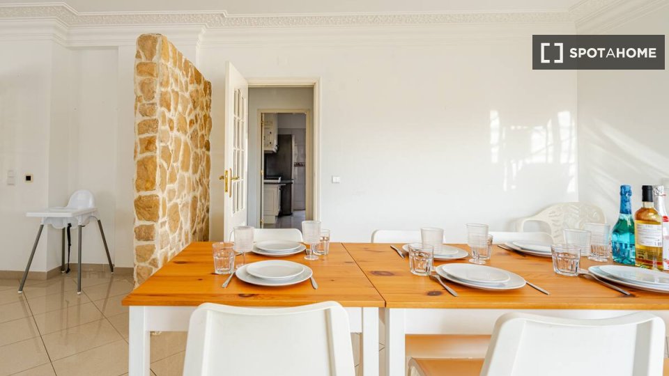 Double room Lisbon, 5 beds — photo 1