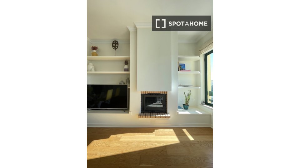 Apartment Lisbon, 2 beds, 90m² — photo 3