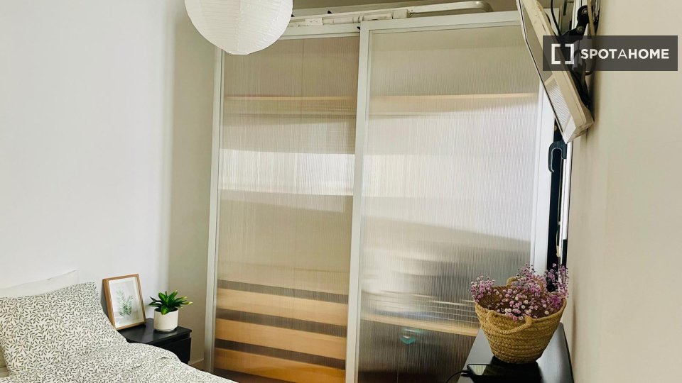 Double room Madrid, 3 beds, 100m² — photo 9