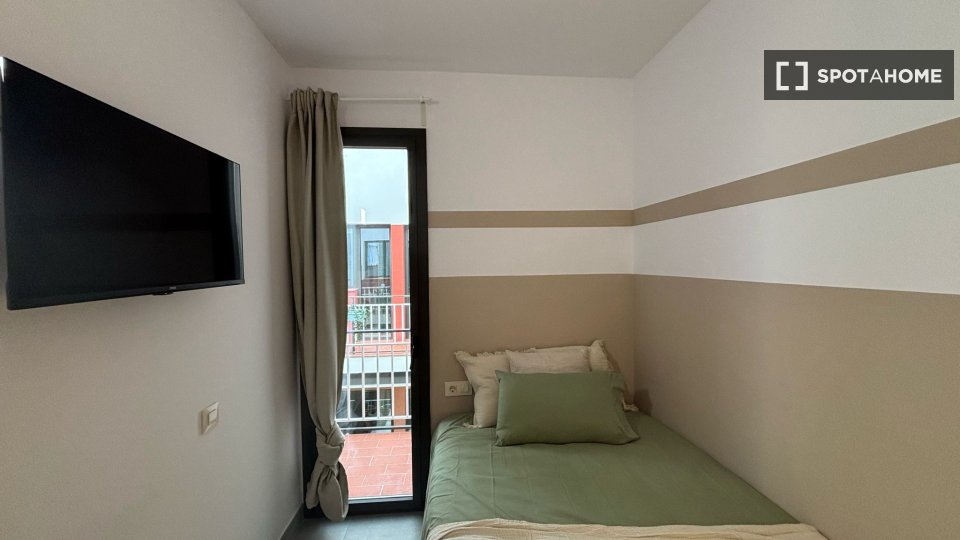 Double room Barcelona, 4 beds, 90m² — photo 6