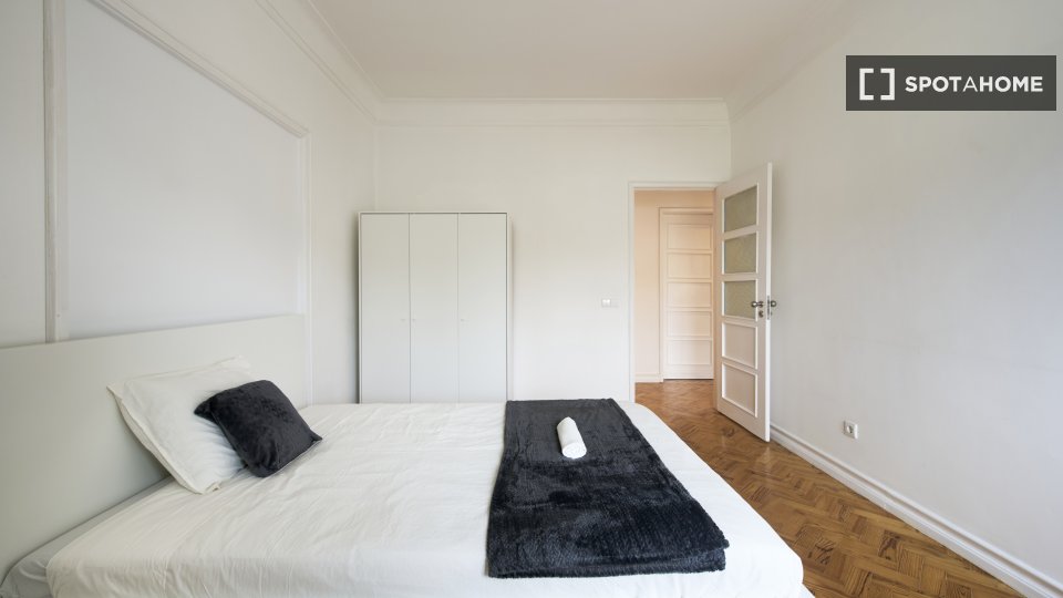 Double room Lisbon, 9 beds — photo 31
