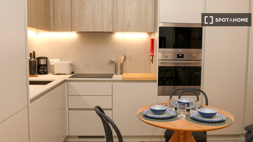 Apartment Lisbon, 2 beds, 50m² — photo 16
