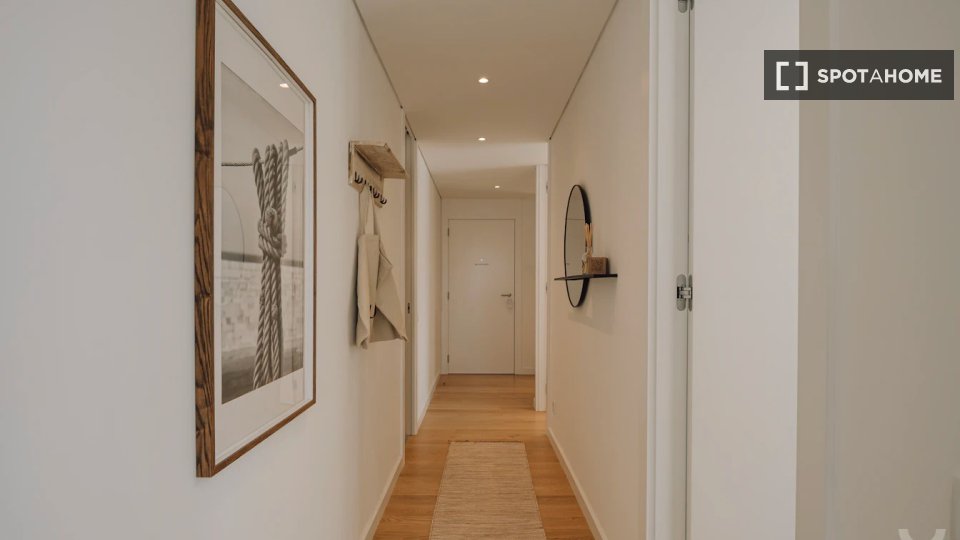 Apartment Lisbon, 2 beds, 97m² — photo 15