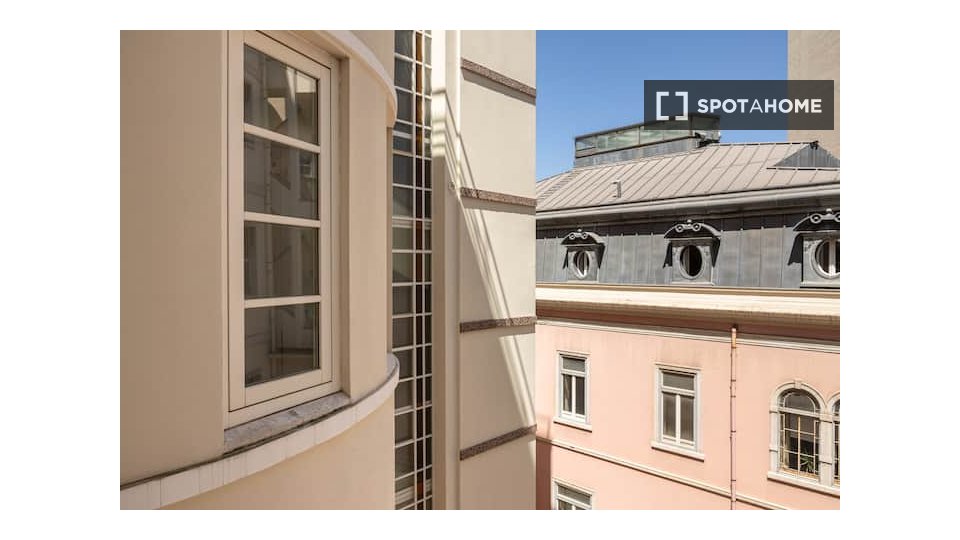 Apartment mono Lisbon, 77m² — photo 4