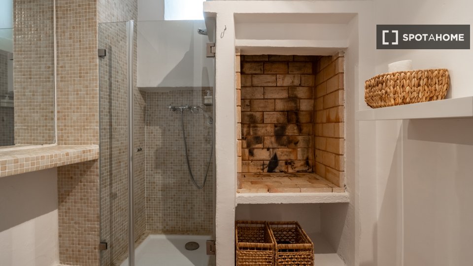 Apartment Lisbon, 2 beds, 84m² — photo 6