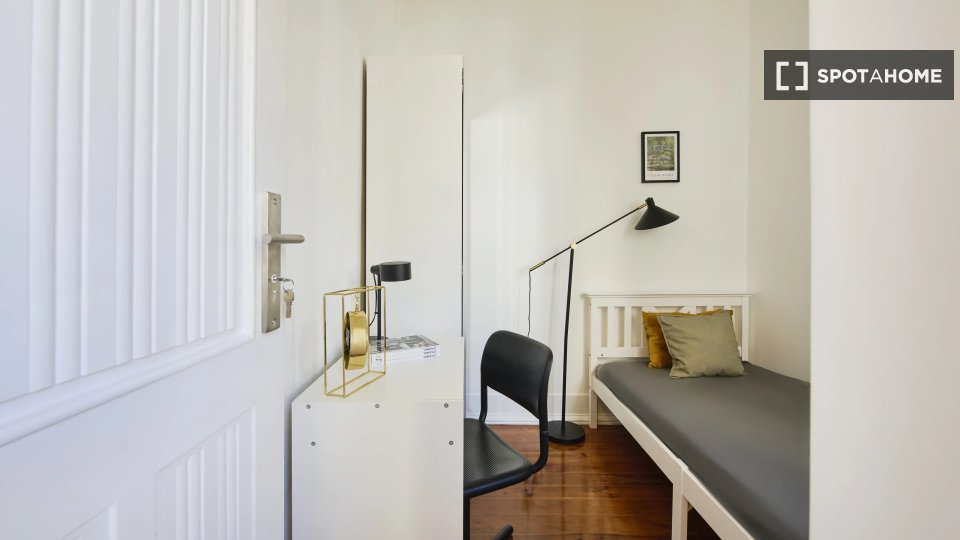 Double room Lisbon, 6 beds — photo 1