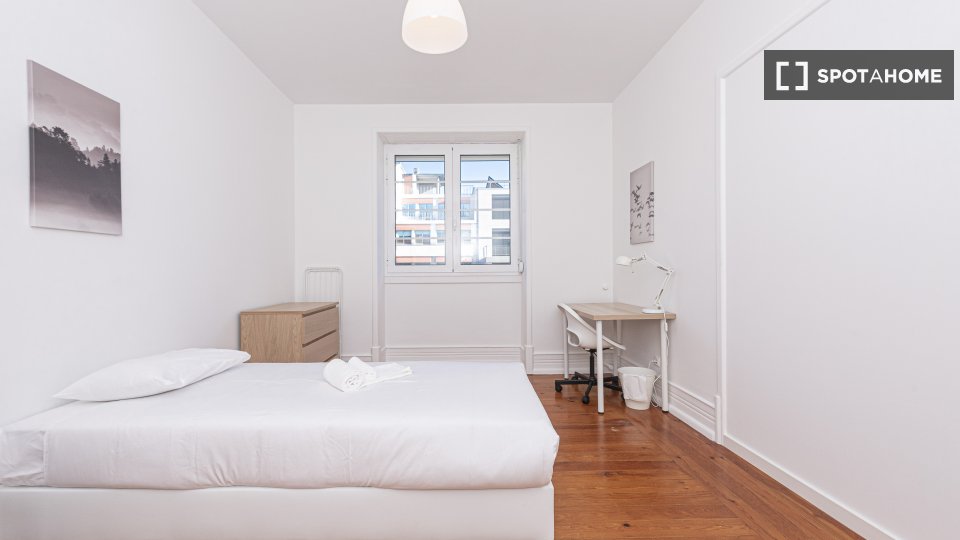 Double room Lisbon, 11 beds — photo 19