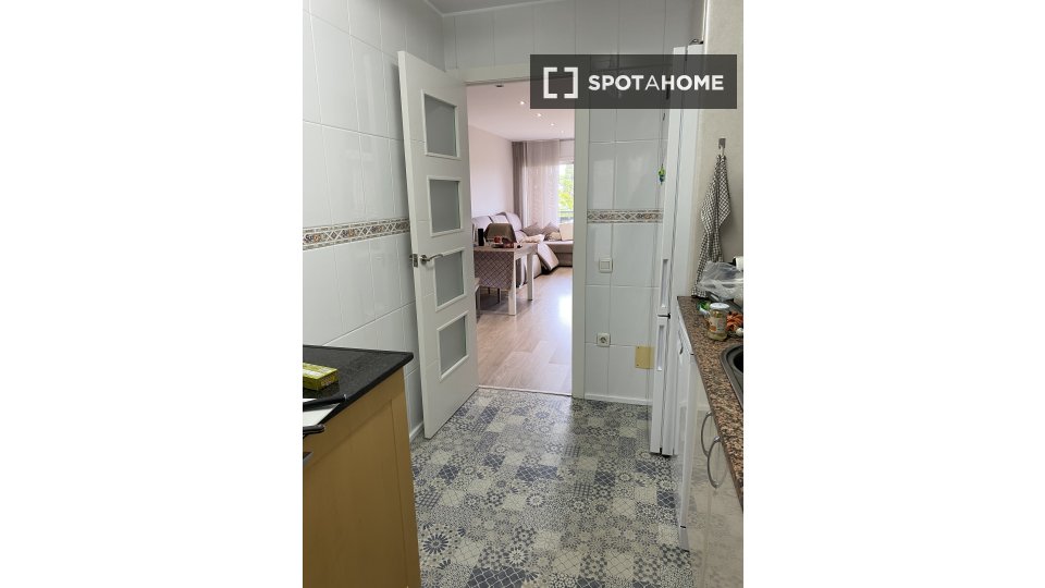 Double room Barcelona, 3 beds, 86m² — photo 1