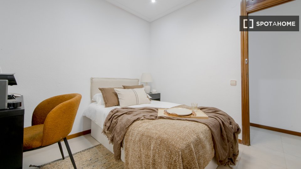Double room Madrid, 7 beds — photo 9