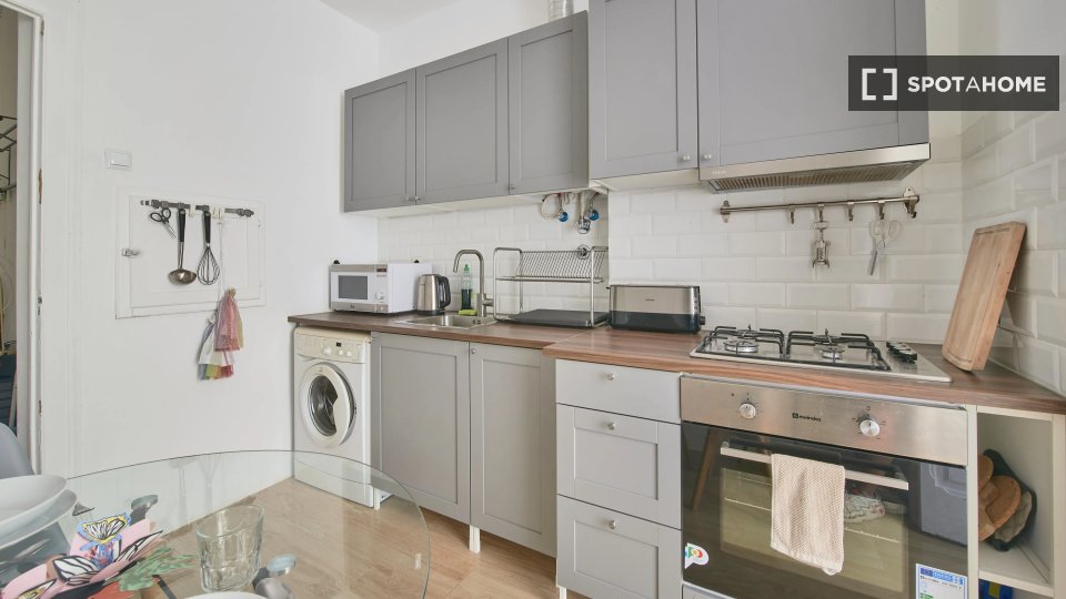 Double room Lisbon, 4 beds — photo 17