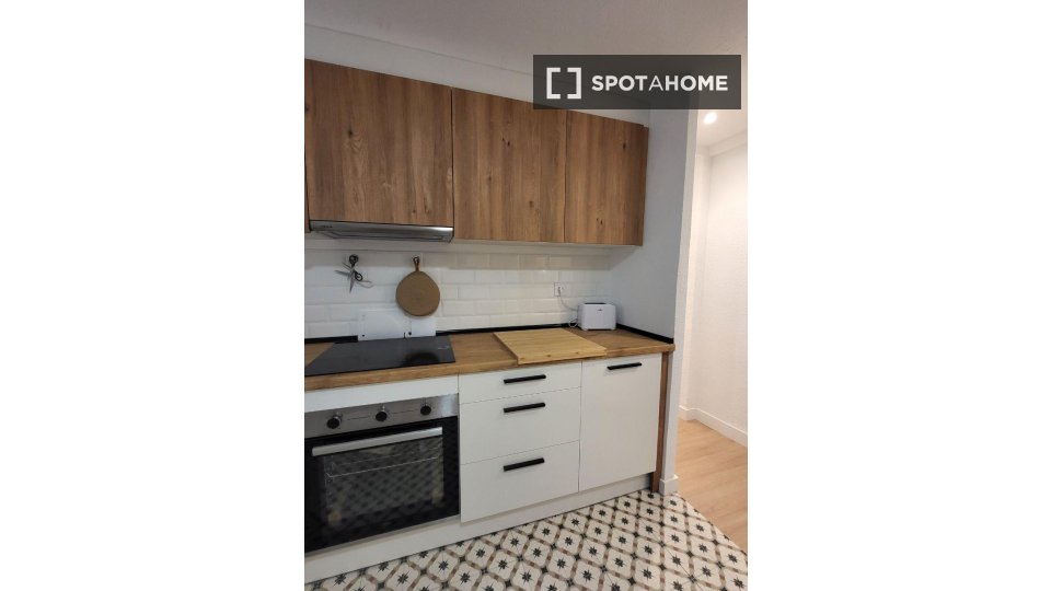 Double room Alicante, 5 beds, 120m² — photo 6