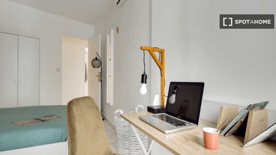 Double room Paris, 5 beds, 120m² — photo 2