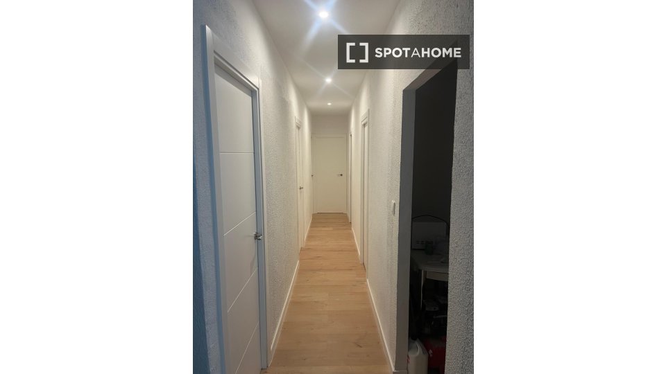 Apartamento de 4 habitaciones en alquiler en El Plantar, Sevilla.