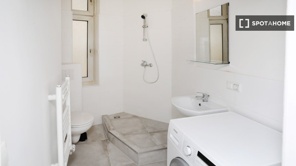 Double room Berlin, 4 beds, 114m² — photo 1