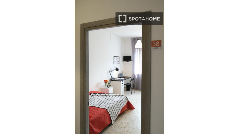 Double room Naples, 4 beds — photo 3
