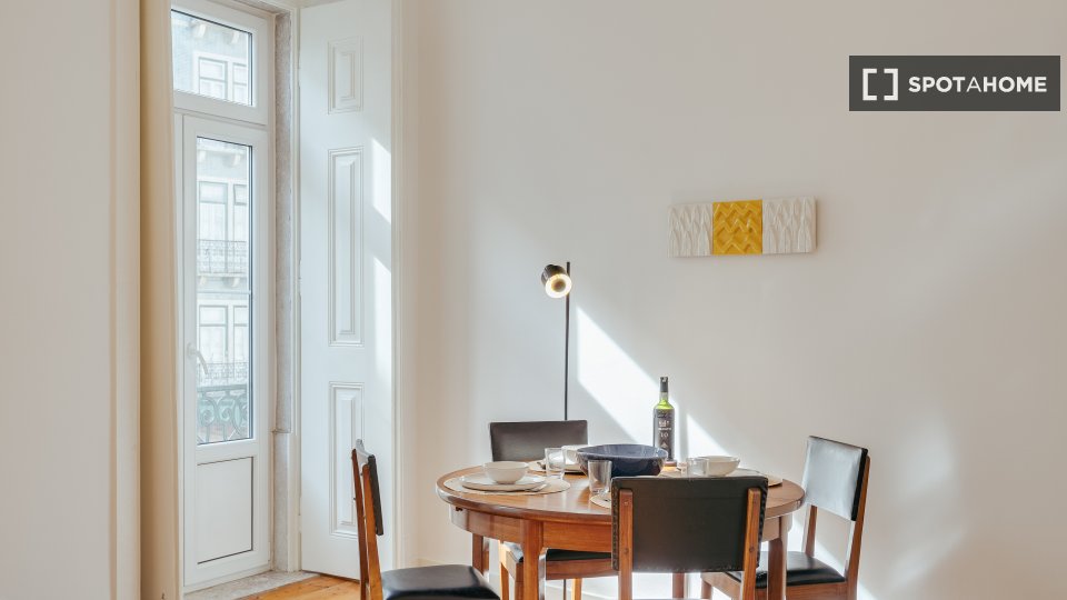 Apartment Lisbon, 2 beds, 75m² — photo 7