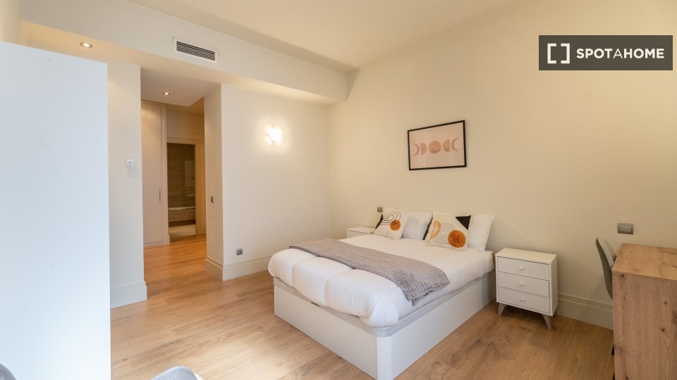 Double room Madrid, 6 beds — photo 11