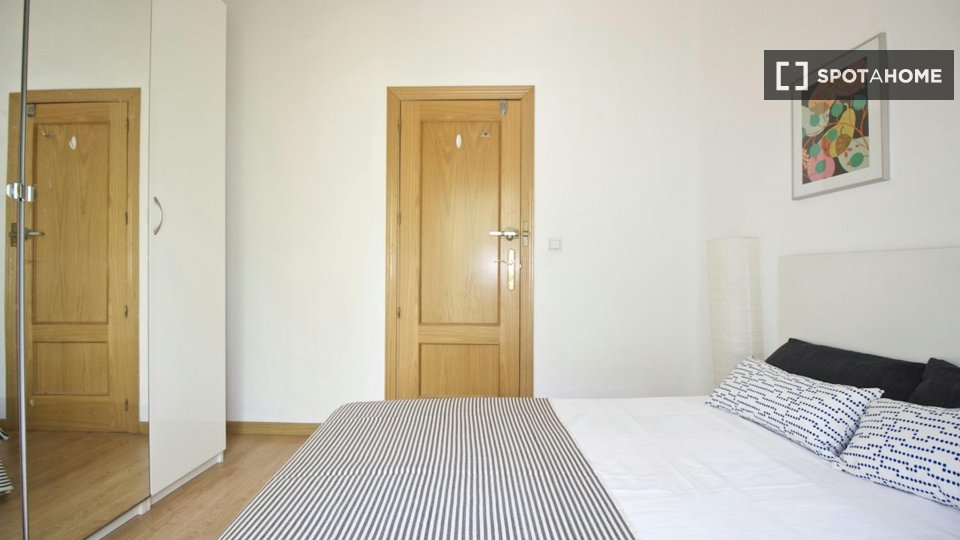 Double room Madrid, 6 beds, 200m² — photo 50
