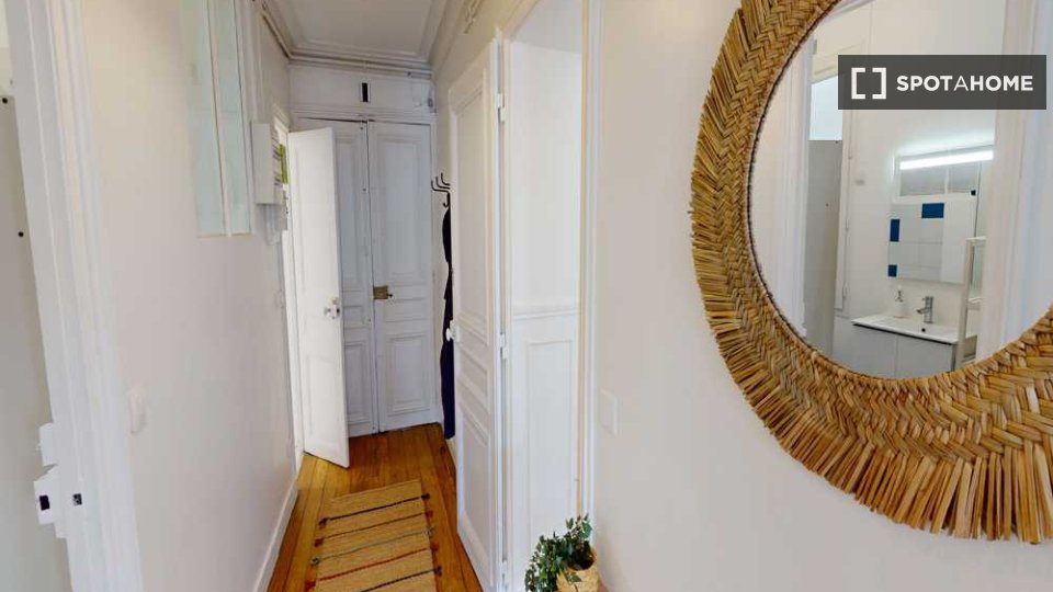 Double room Paris, 3 beds, 80m² — photo 6