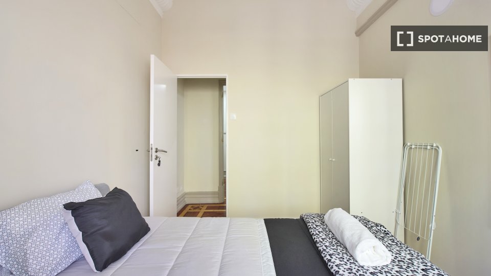 Double room Lisbon, 9 beds — photo 25