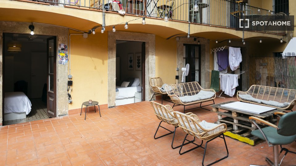 Double room Barcelona, 5 beds, 140m² — photo 54