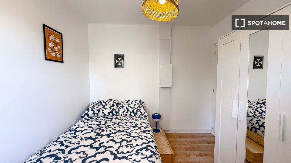 Double room Lyon, 3 beds, 66m² — photo 10