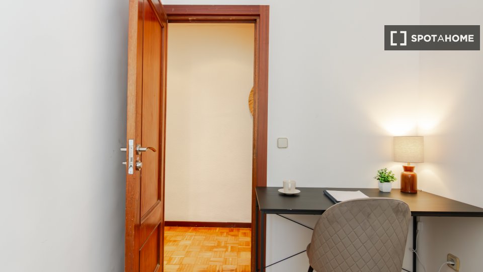 Double room Madrid, 6 beds — photo 52