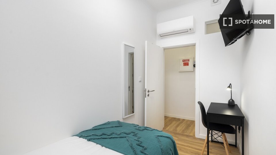 Double room Lisbon, 6 beds — photo 5