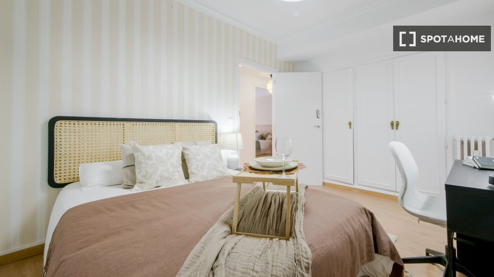 Double room Madrid, 8 beds — photo 12