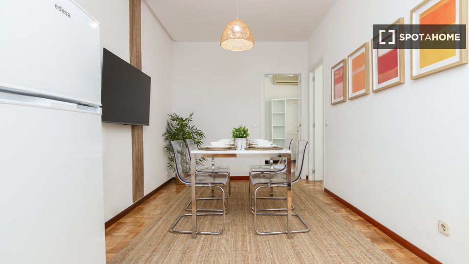 Double room Madrid, 6 beds — photo 38