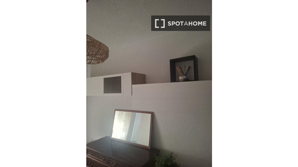 Double room Madrid, 3 beds — photo 8