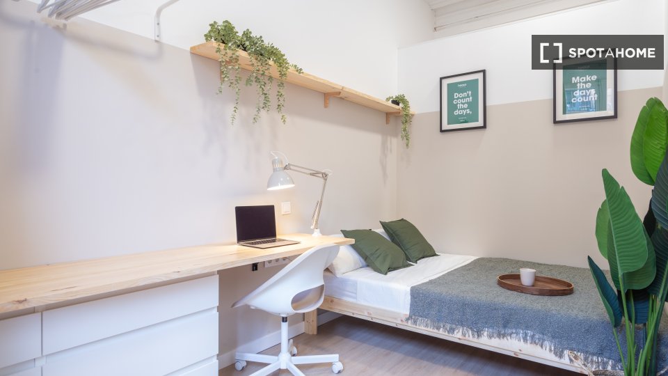 Double room Barcelona, 8 beds, 160m² — photo 14