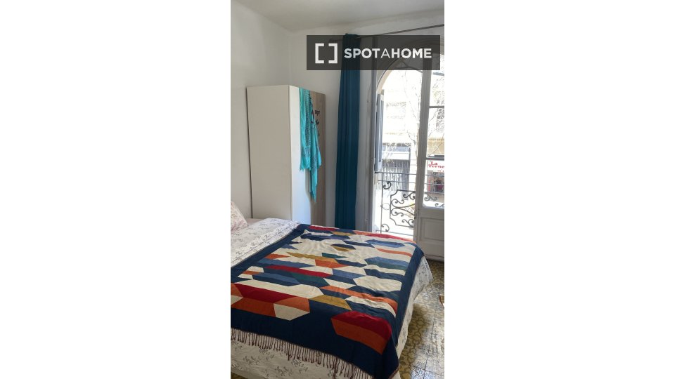 Double room Barcelona, 3 beds — photo 16