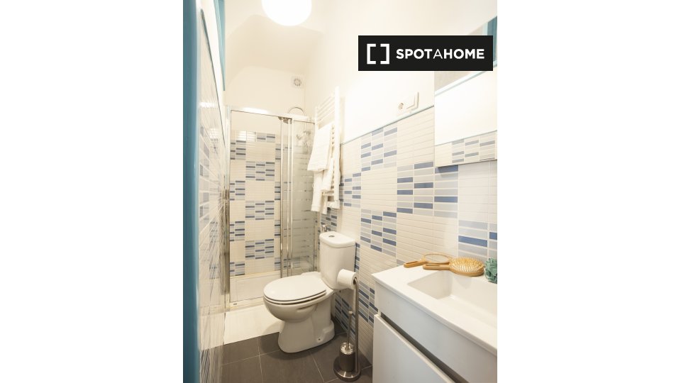 Apartment Lisbon, 2 beds, 58m² — photo 10