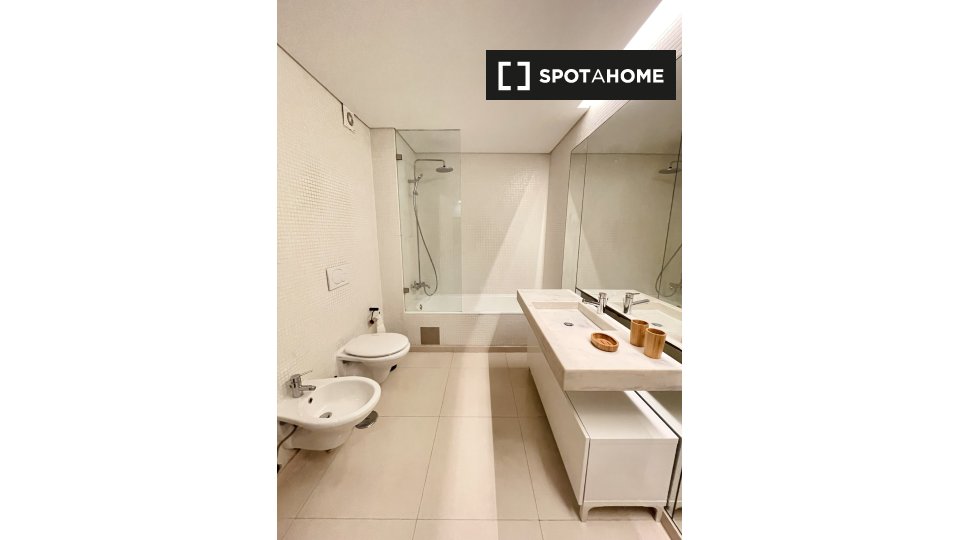Apartment Lisbon, 1 bed, 70m² — photo 8