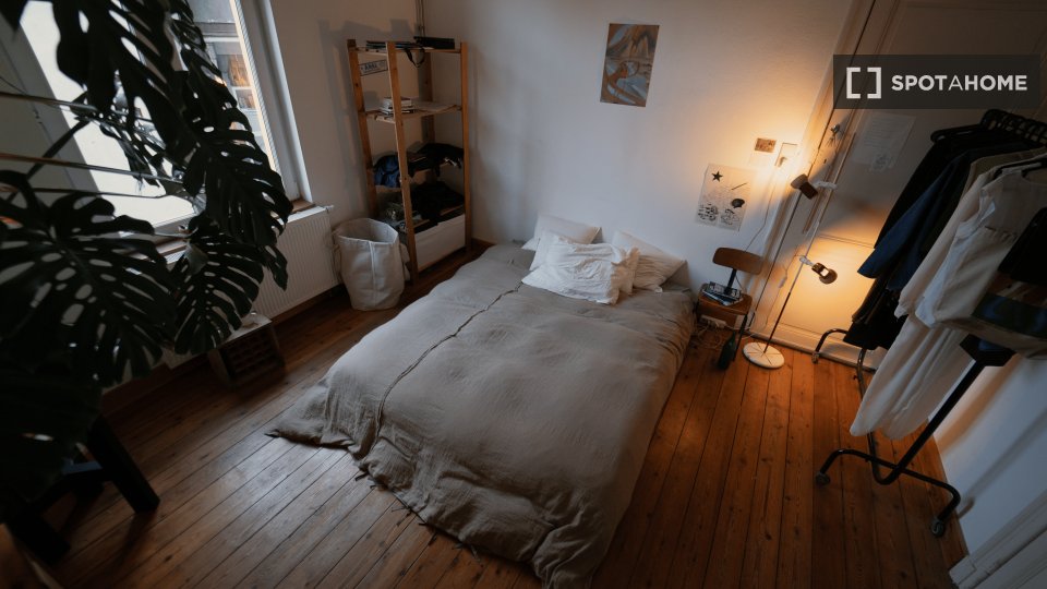 Double room Brussels, 2 beds, 65m² — photo 2