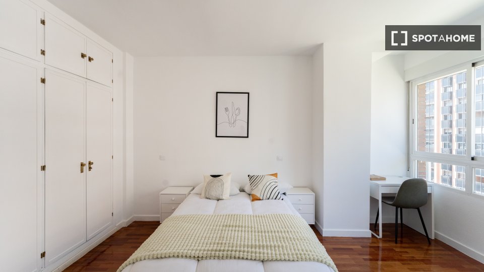 Double room Madrid, 7 beds — photo 22