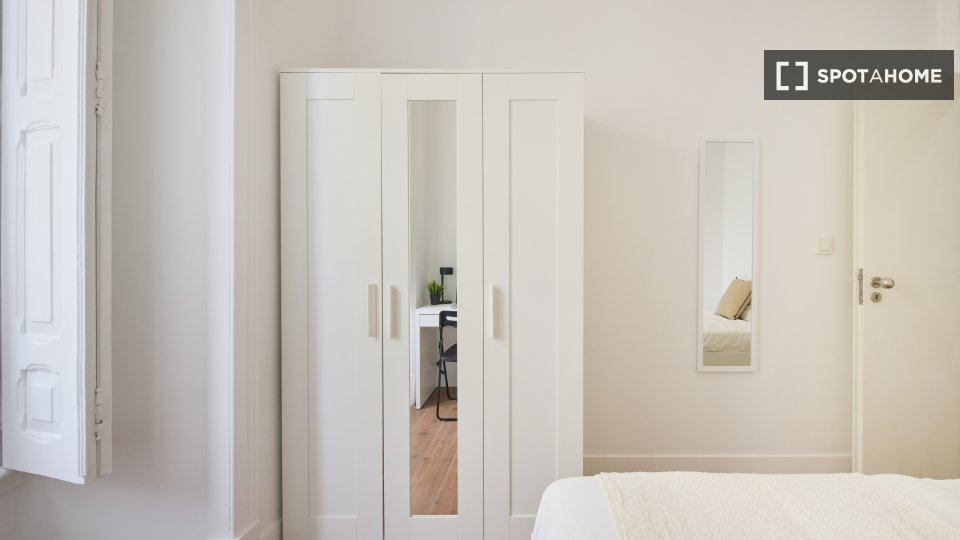 Double room Lisbon, 9 beds — photo 14