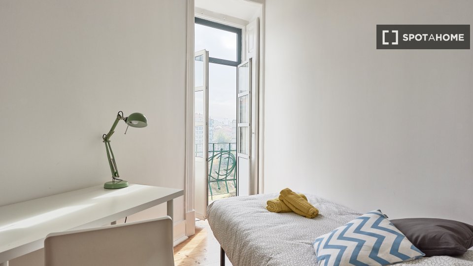 Double room Lisbon, 7 beds, 110m² — photo 52